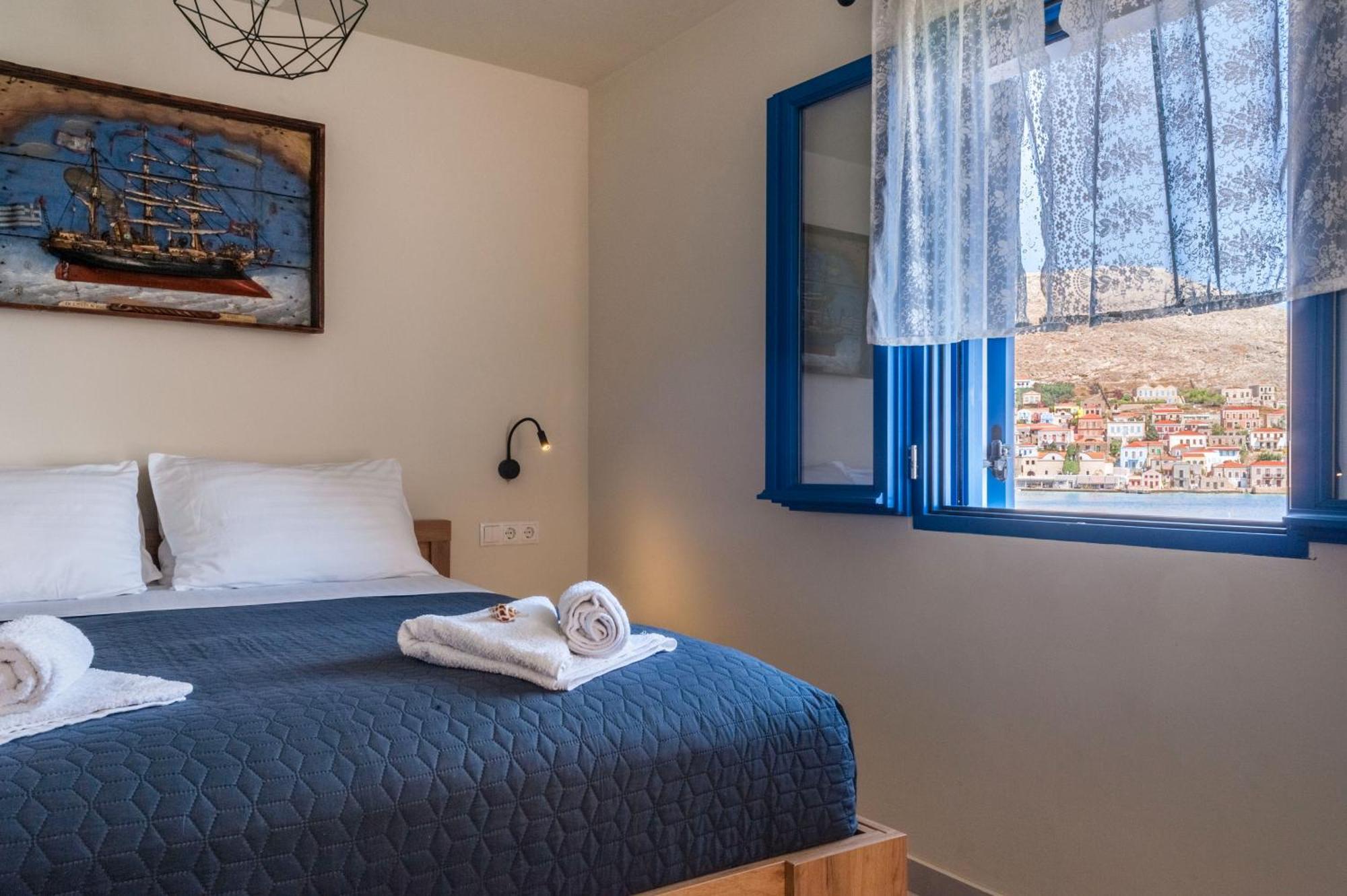 Porphyra Studio Chalki Town الغرفة الصورة