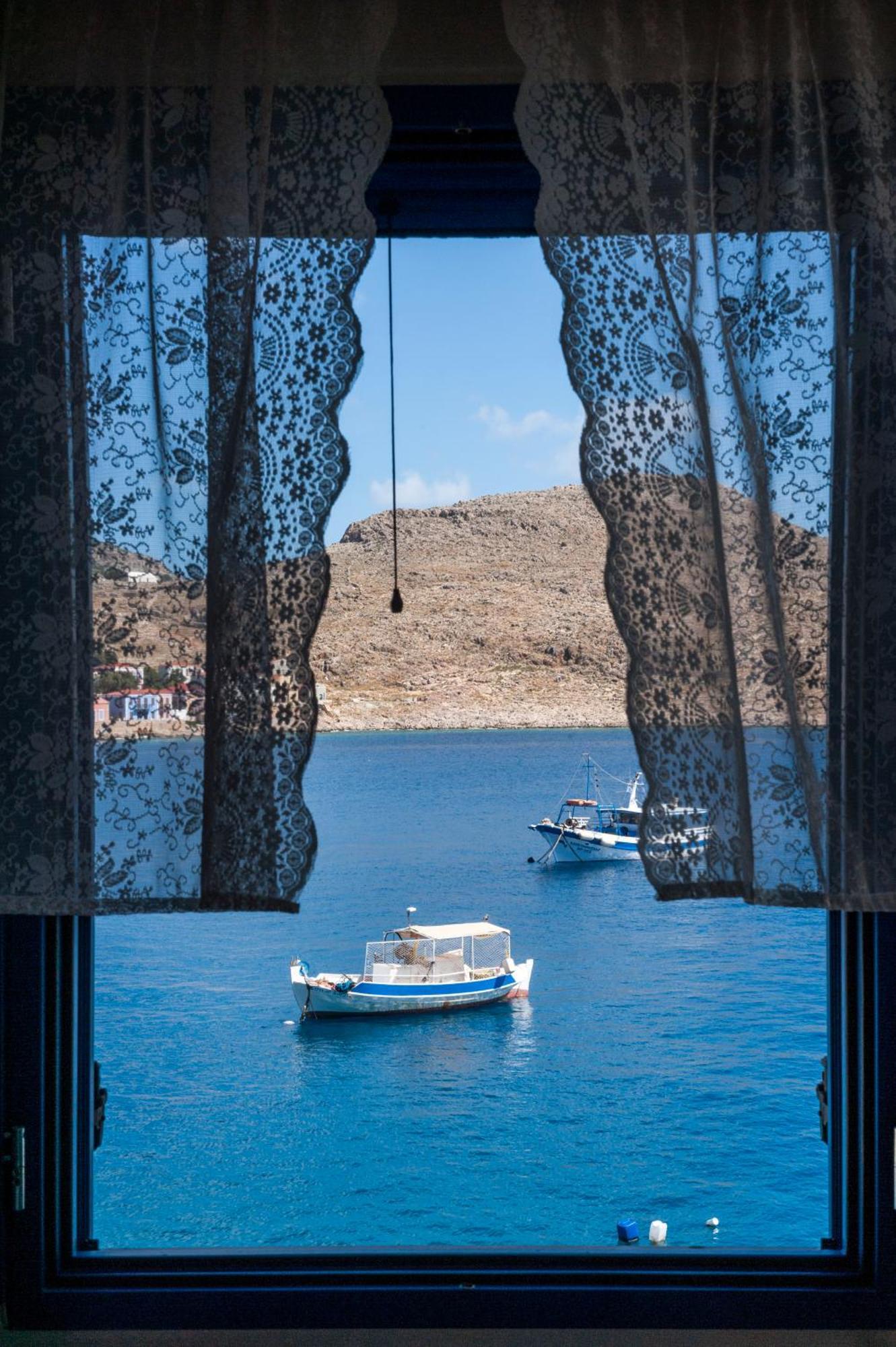 Porphyra Studio Chalki Town الغرفة الصورة